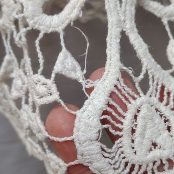 Design Works crochet cover up - Picture 4 of 4